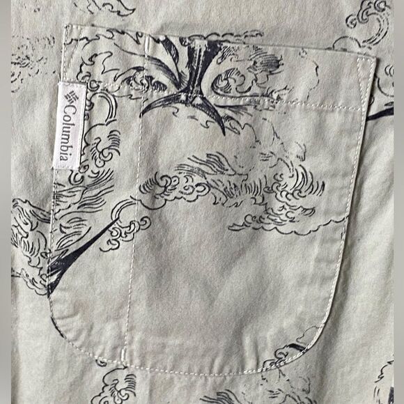 Columbia Men’s Sz Lrg Beige Swordfish Short Sleeve Button Up Shirt - Picture 3 of 4